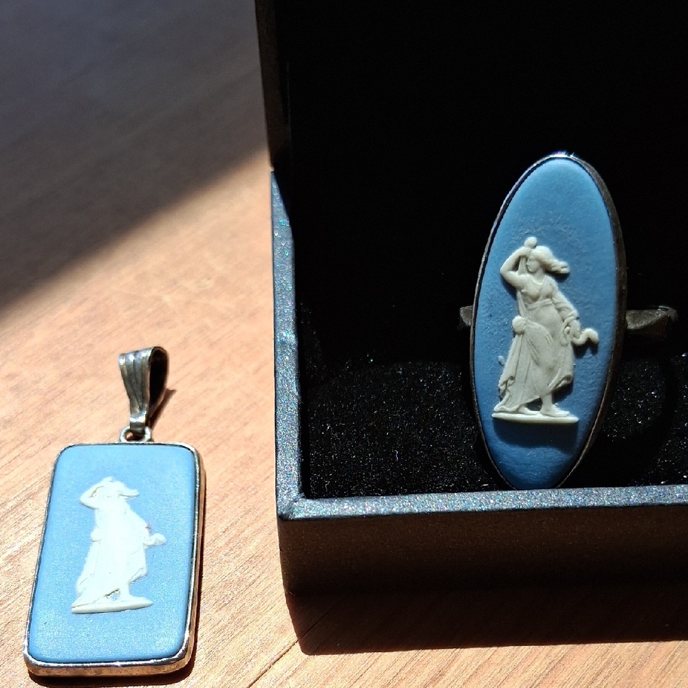 Vintage Wedgwood Blue and White Cameo Sterling SilverJewelry Set